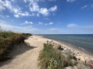 Steilküste mit Strand