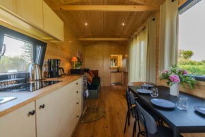 Wohnen, Essen, Leben im Tiny Haus Mia
