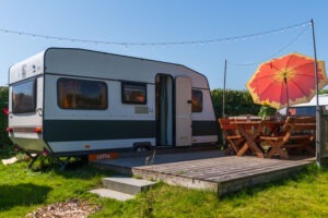 Retro-Camper Lotta mit privater Sonnenterrasse