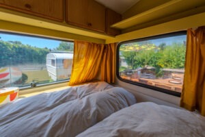 Doppelbett mit Ausblick