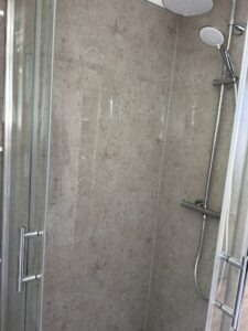 Regendusche im Tiny Haus Karlsson